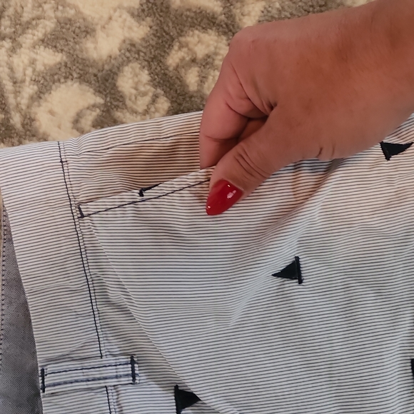 Mens Tommy Hilfiger shorts - Picture 4 of 6